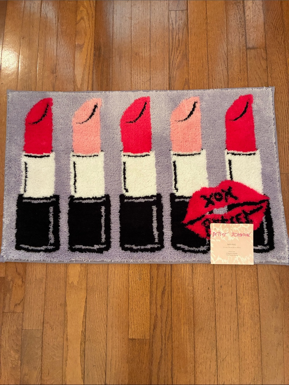 Betsey Johnson Lavender Lipstick 💄 Row Bath Mat with Lips 👄